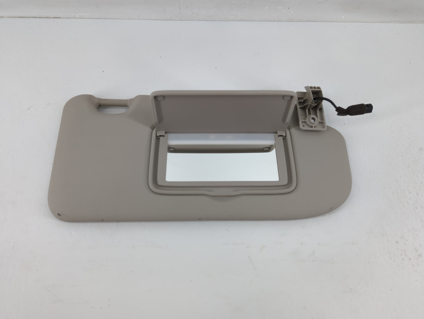 2019-2022 Nissan Rogue Sport Sun Visor Shade Replacement Driver Left Mirror Fits Fits 2019 2020 2021 2022 OEM Used Auto Part