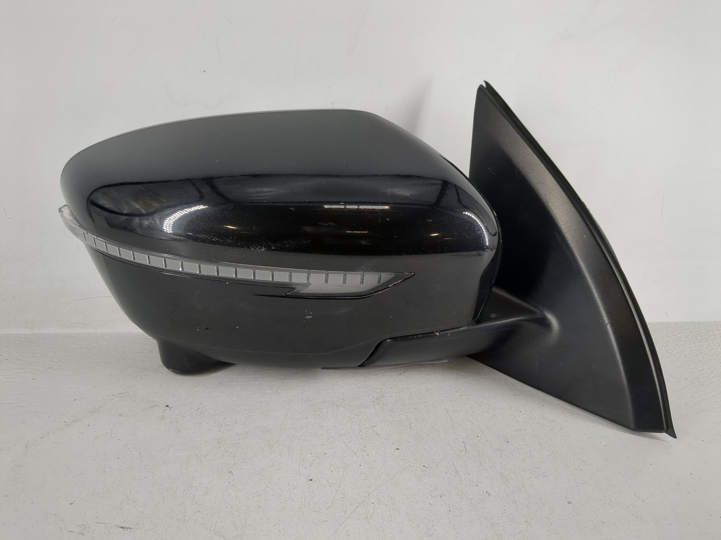 2017-2019 Nissan Rogue Sport Passenger Side View Mirror - Right Door Mirror OEM Used - Oemusedautoparts1.com