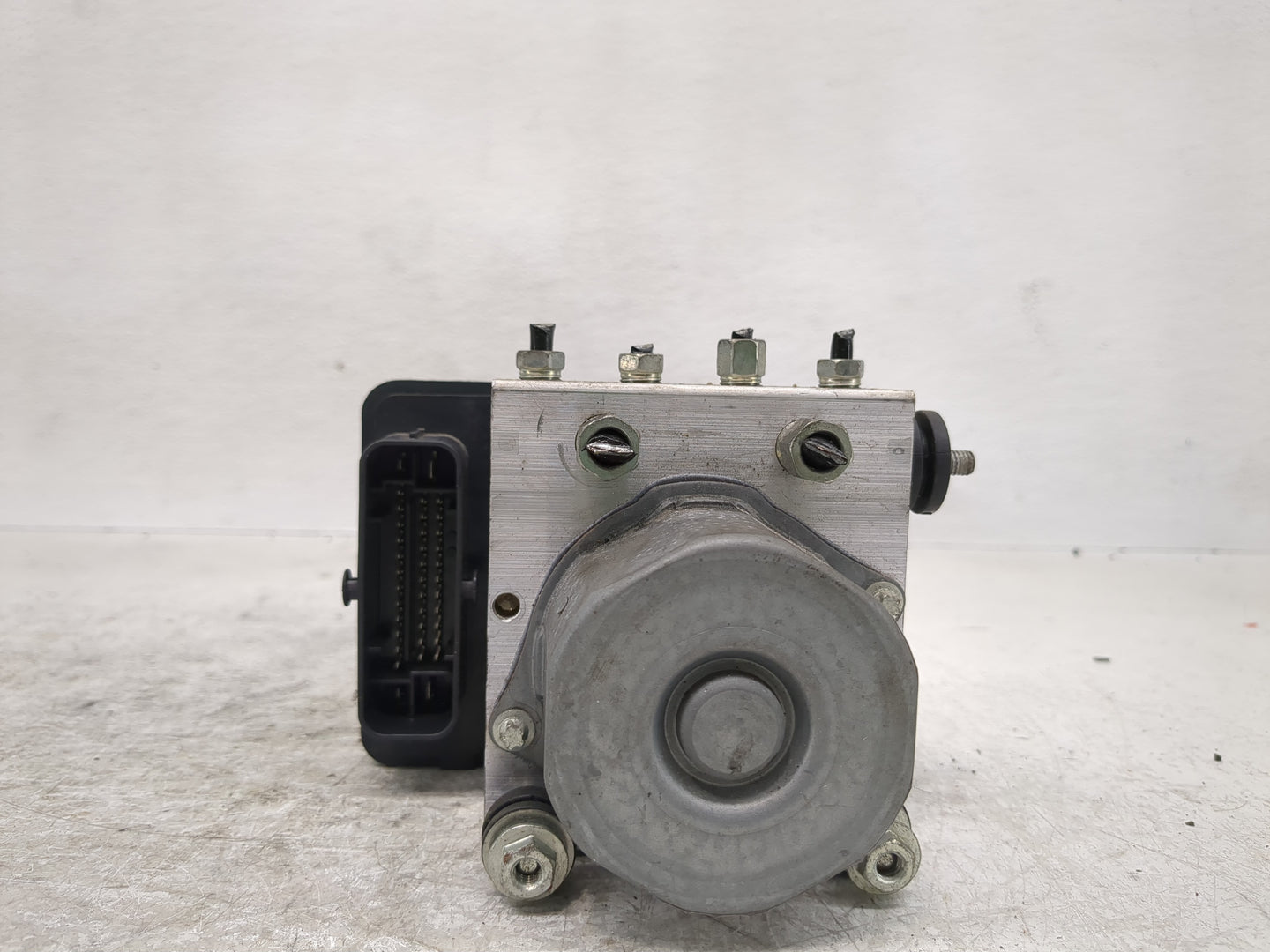 2019-2021 Nissan Rogue Sport ABS Pump Control Module Replacement P/N:2265106452 Fits Fits 2019 2020 2021 OEM Used Auto Parts