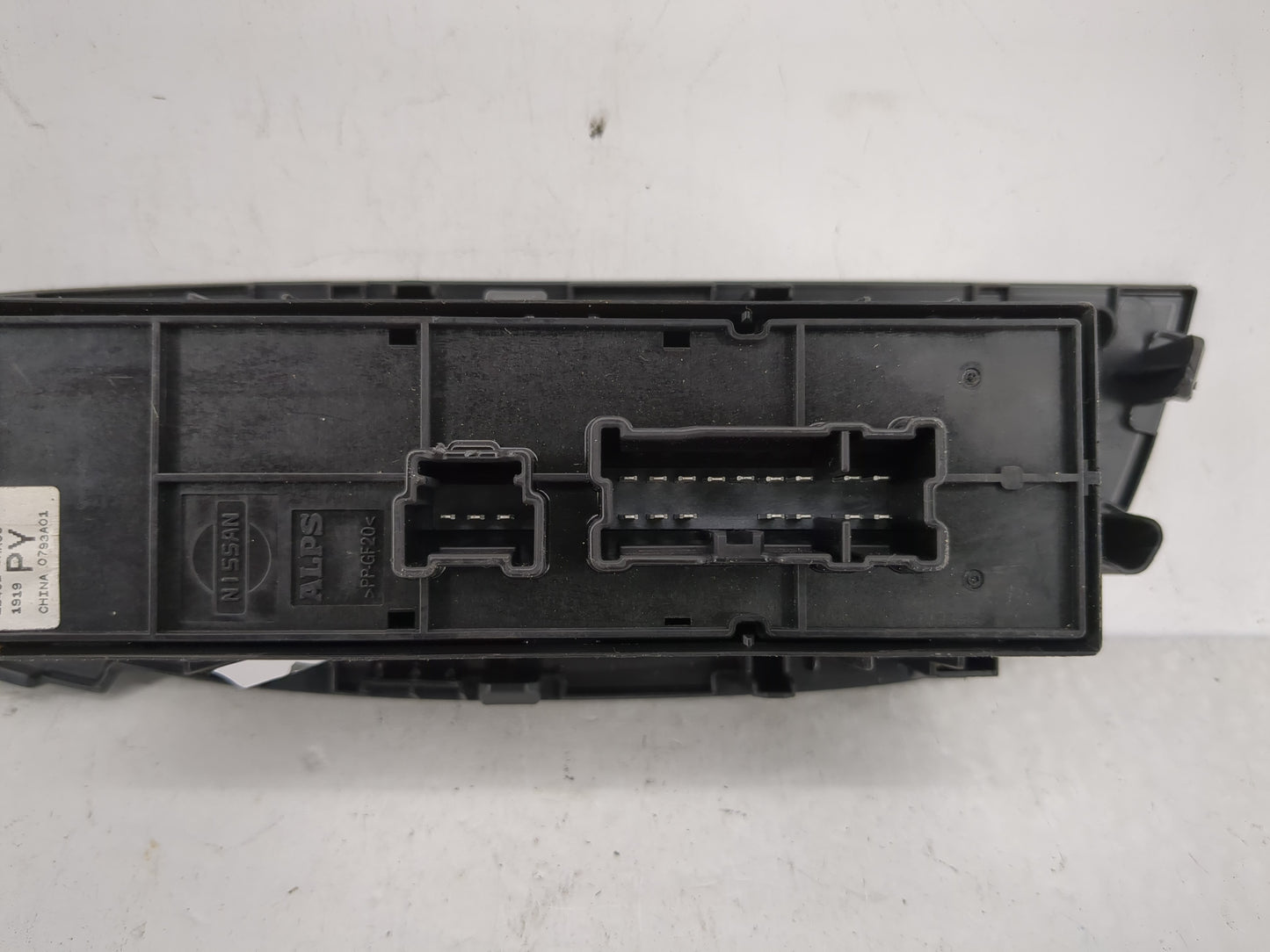 2017-2022 Nissan Rogue Sport Master Power Window Switch Replacement Driver Side Left P/N:25401 6MA0C Fits OEM Used Auto Part