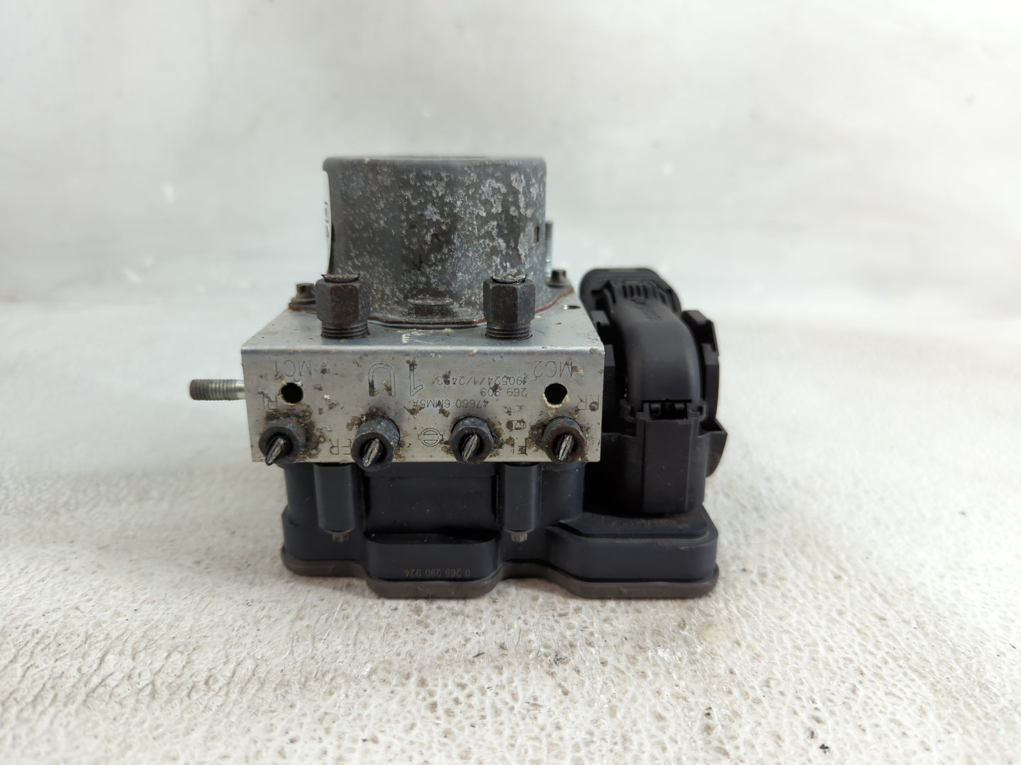 2019-2021 Nissan Rogue Sport ABS Pump Control Module Replacement P/N:47660 6MM5A Fits Fits 2019 2020 2021 OEM Used Auto Part