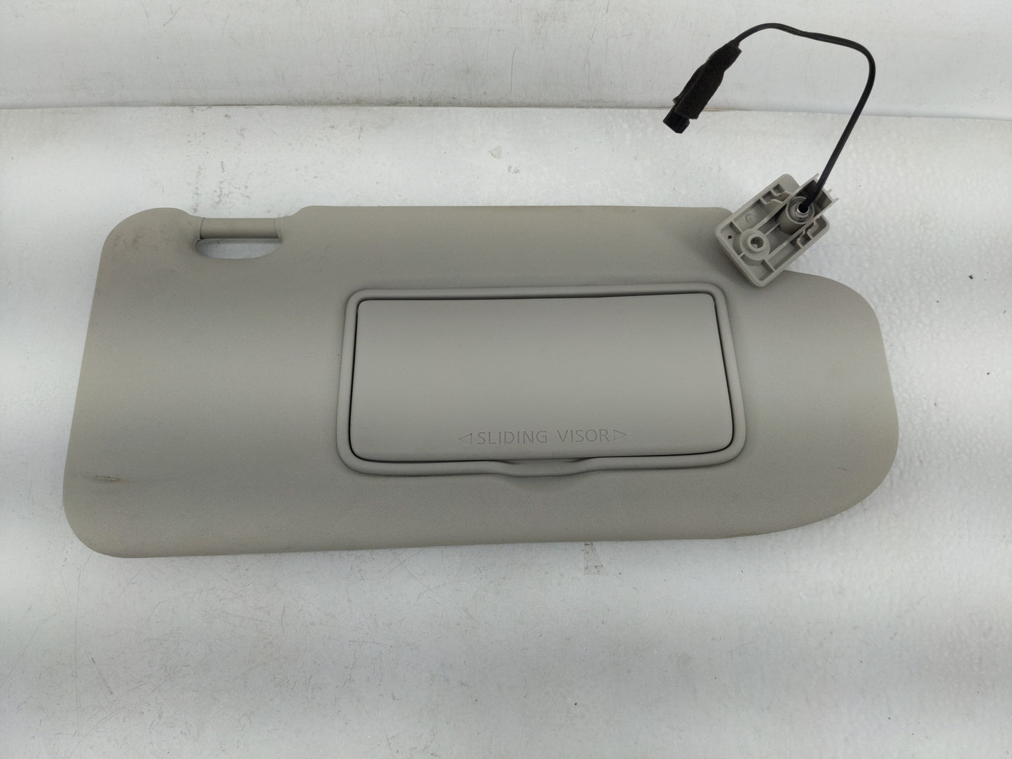 2019-2022 Nissan Rogue Sport Sun Visor Shade Replacement Passenger Right Mirror Fits Fits 2019 2020 2021 2022 OEM Used Auto 