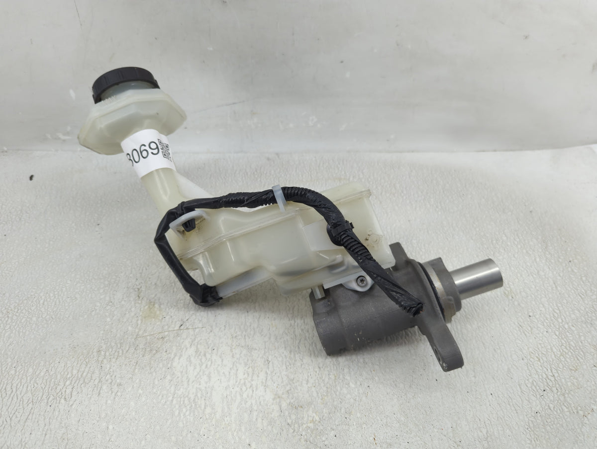 2017-2022 Nissan Rogue Sport Brake Master Cylinder 1278069 - Oemusedautoparts1.com