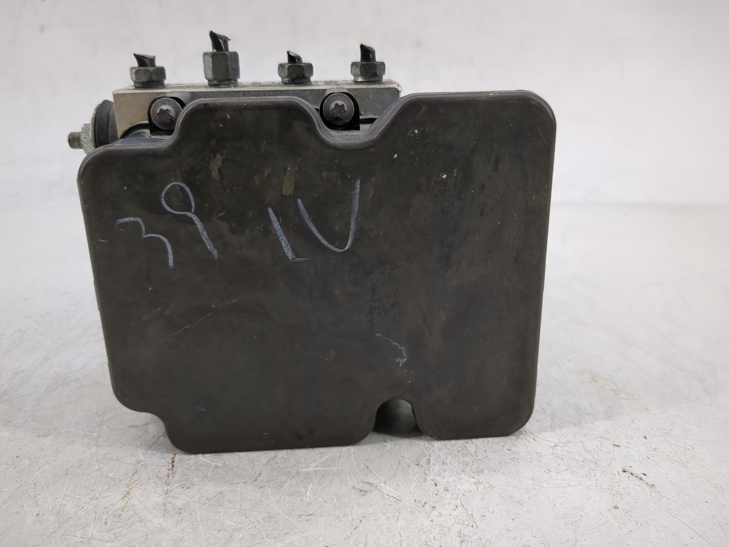 2019-2021 Nissan Rogue Sport ABS Pump Control Module Replacement P/N:47660 6MM5A Fits Fits 2019 2020 2021 OEM Used Auto Part