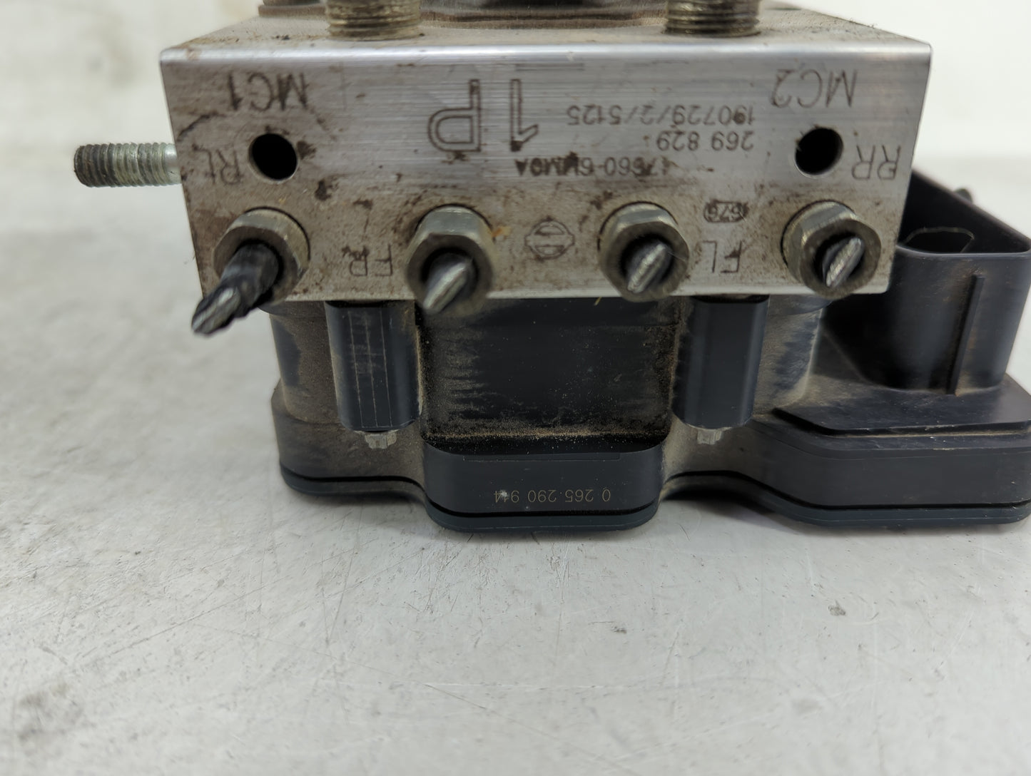 2019-2021 Nissan Rogue Sport ABS Pump Control Module Replacement P/N:47660-6MM0A Fits Fits 2019 2020 2021 OEM Used Auto Part