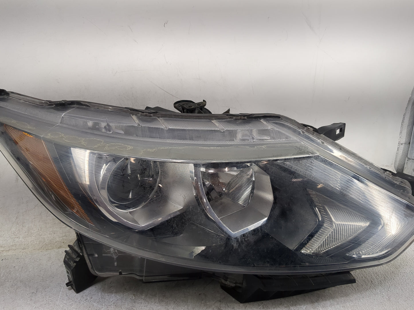 2017 Nissan Rogue Sport Passenger Right Oem Head Light Headlight Lamp - Oemusedautoparts1.com