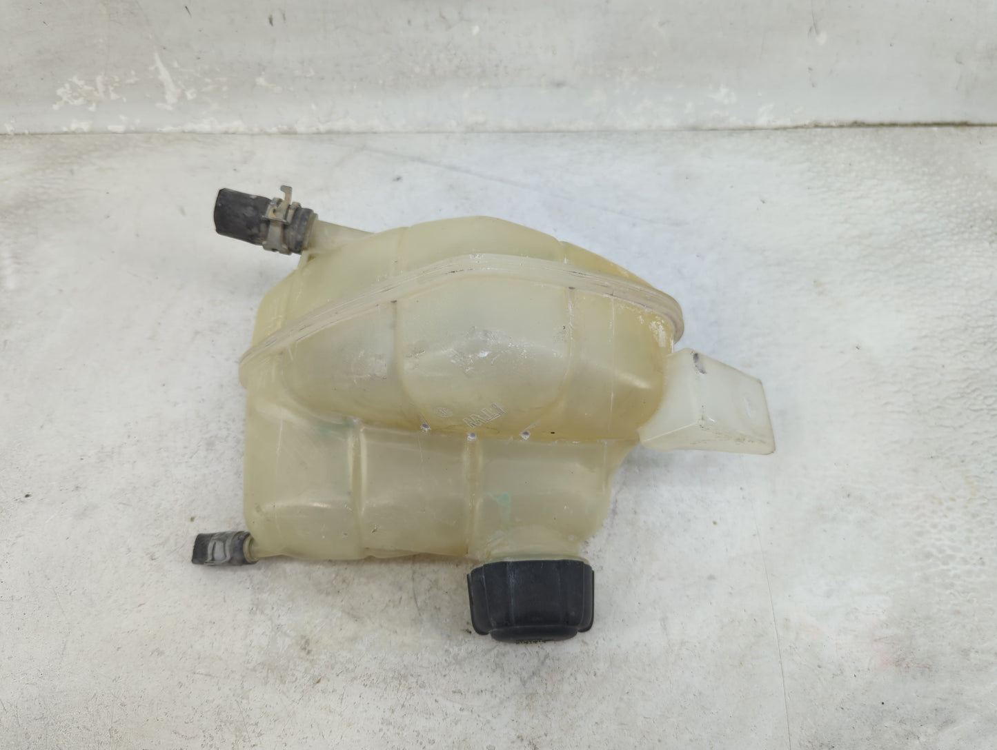 2017 Nissan Rogue Sport Radiator Coolant Overflow Expansion Tank Bottle 1459196 - Oemusedautoparts1.com