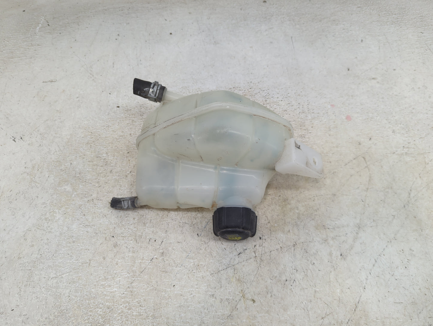 2017 Nissan Rogue Sport Radiator Coolant Overflow Expansion Tank Bottle - Oemusedautoparts1.com