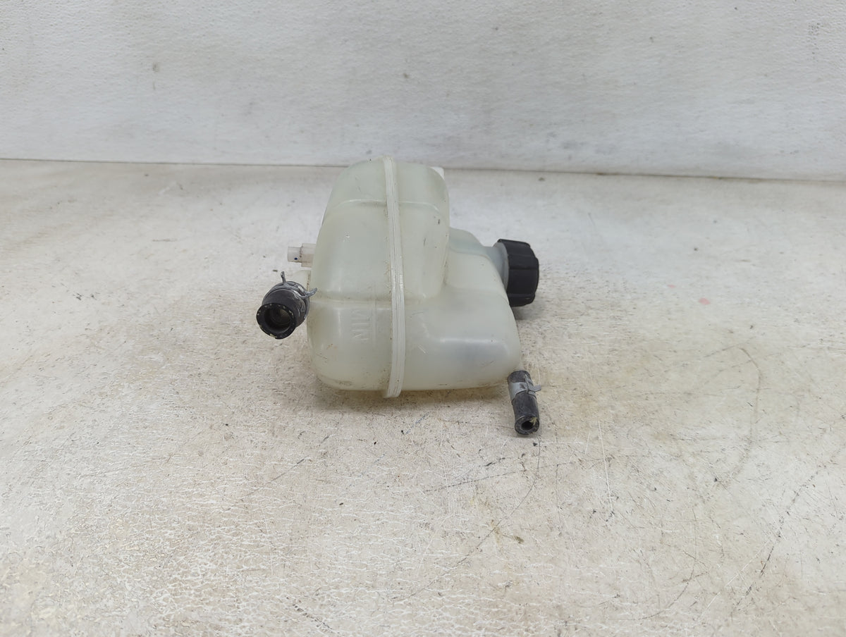 2017 Nissan Rogue Sport Radiator Coolant Overflow Expansion Tank Bottle 1460042 - Oemusedautoparts1.com