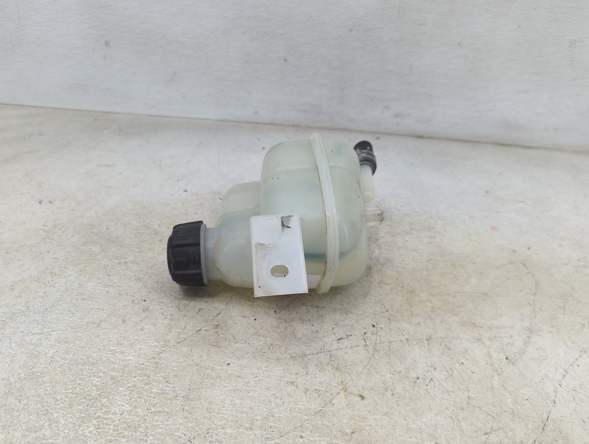 2017 Nissan Rogue Sport Radiator Coolant Overflow Expansion Tank Bottle 1460042 - Oemusedautoparts1.com