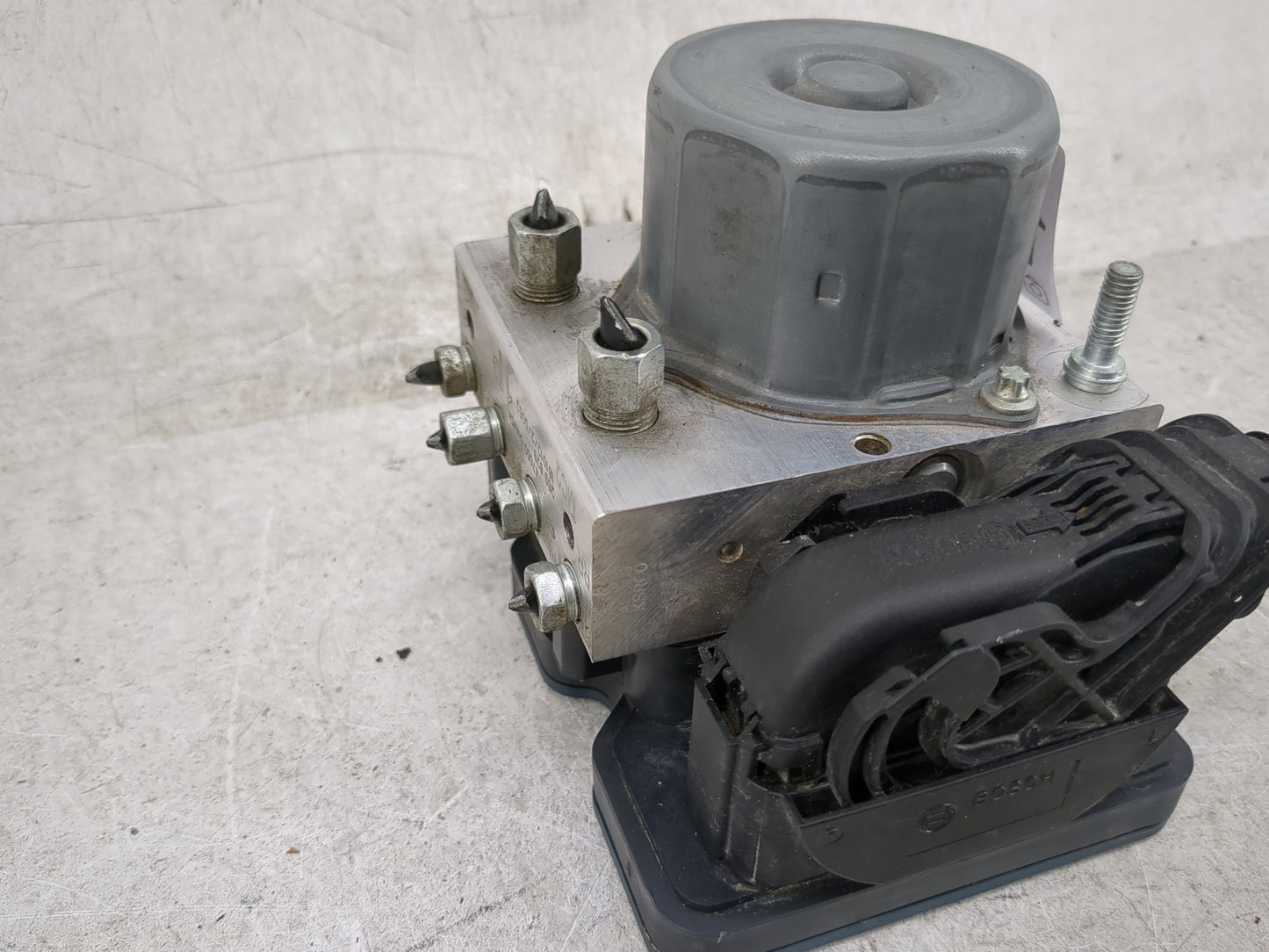 2019-2021 Nissan Rogue Sport ABS Pump Control Module Replacement P/N:47660 6MM0A Fits Fits 2019 2020 2021 OEM Used Auto Part