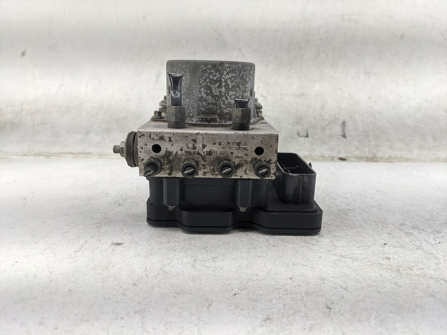 2019-2021 Nissan Rogue Sport ABS Pump Control Module Replacement P/N:47660 6MM2A 2691829 Fits Fits 2019 2020 2021 OEM Used A