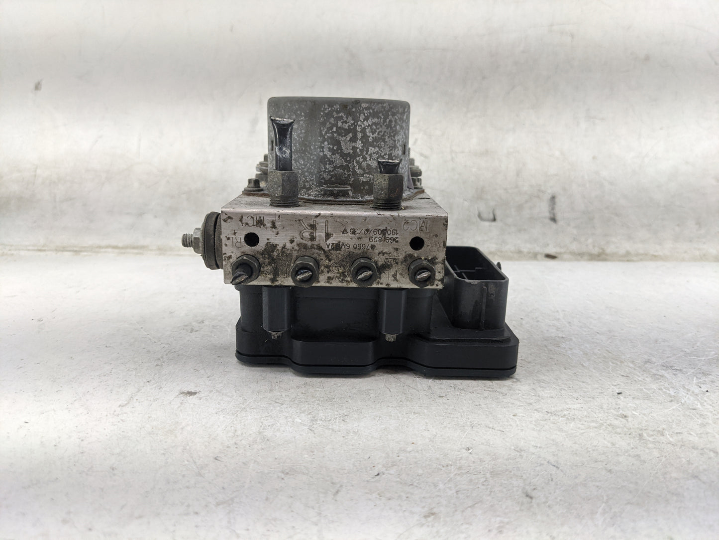 2019-2021 Nissan Rogue Sport ABS Pump Control Module Replacement P/N:47660 6MM2A 2691829 Fits Fits 2019 2020 2021 OEM Used A