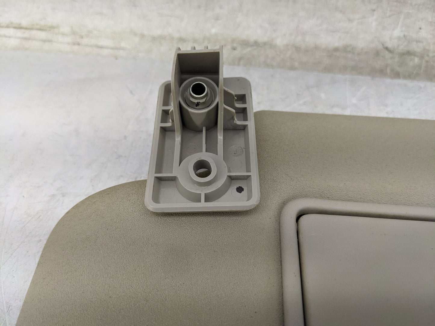 2019-2022 Nissan Rogue Sport Sun Visor Shade Replacement Driver Left Mirror Fits Fits 2019 2020 2021 2022 OEM Used Auto Part