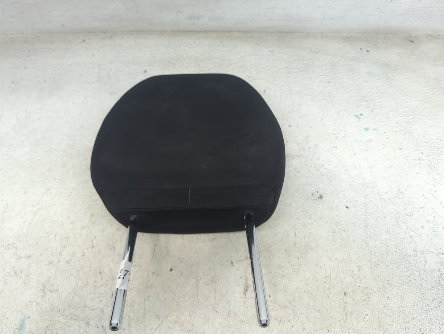 2019 Nissan Rogue Sport Headrest Head Rest Front Driver Seat Black 1472512 - Oemusedautoparts1.com