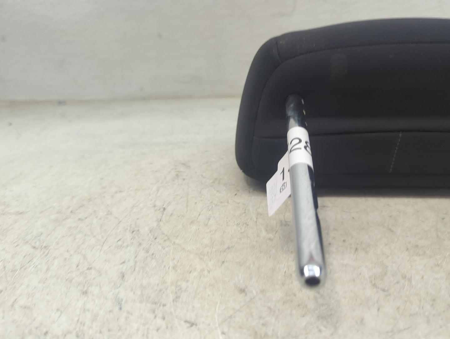 2019 Nissan Rogue Sport Headrest Head Rest Front Driver Seat Black - Oemusedautoparts1.com