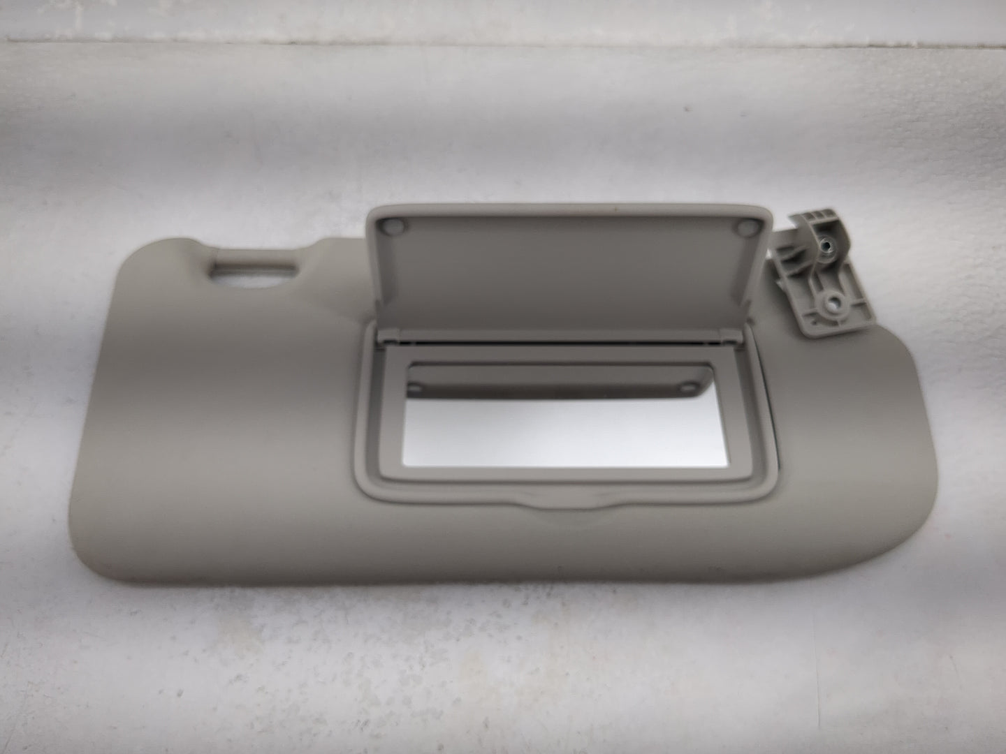 2019-2022 Nissan Rogue Sport Sun Visor Shade Replacement Passenger Right Mirror Fits Fits 2019 2020 2021 2022 OEM Used Auto 