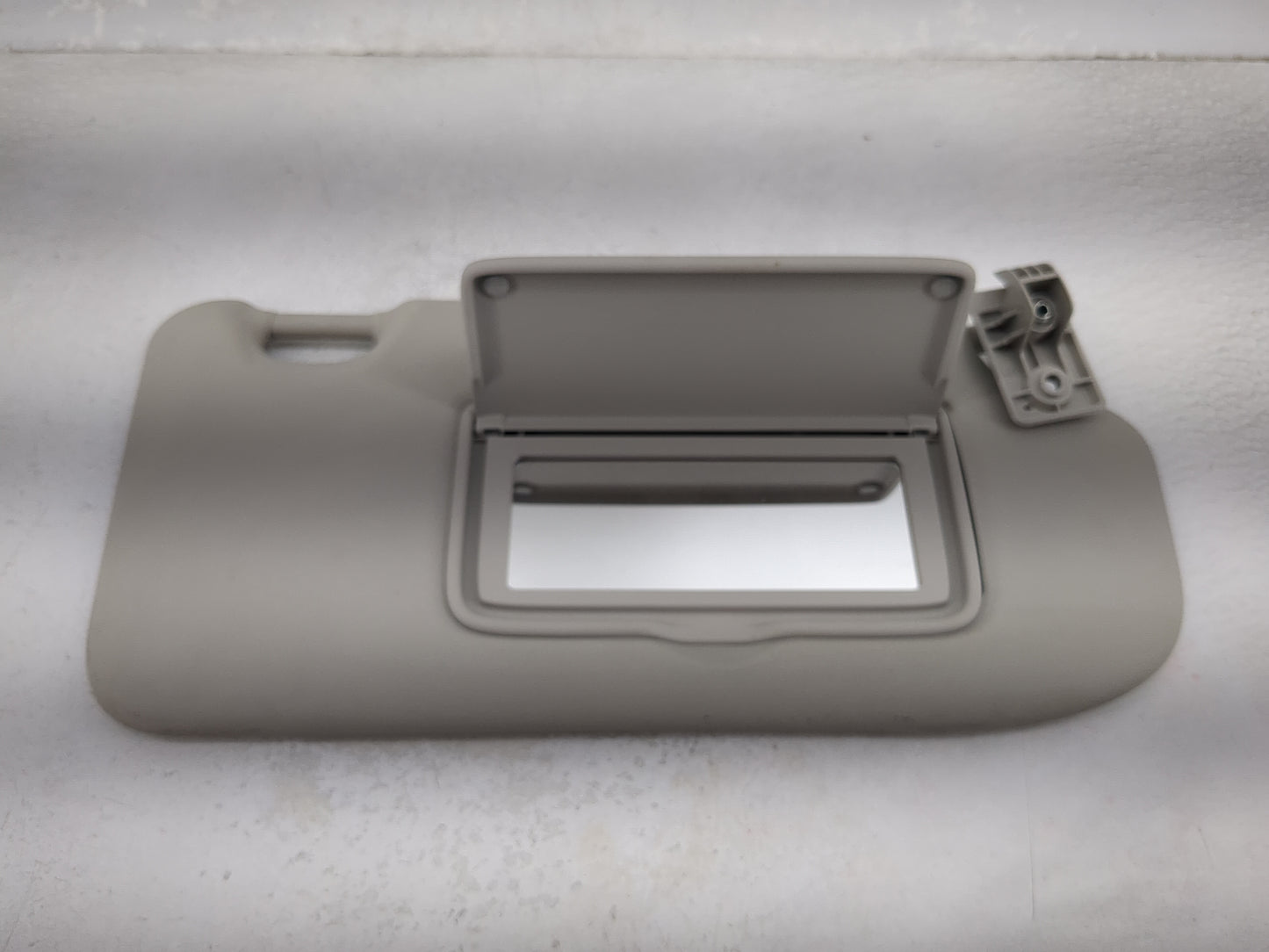 2019-2022 Nissan Rogue Sport Sun Visor Shade Replacement Passenger Right Mirror Fits Fits 2019 2020 2021 2022 OEM Used Auto 
