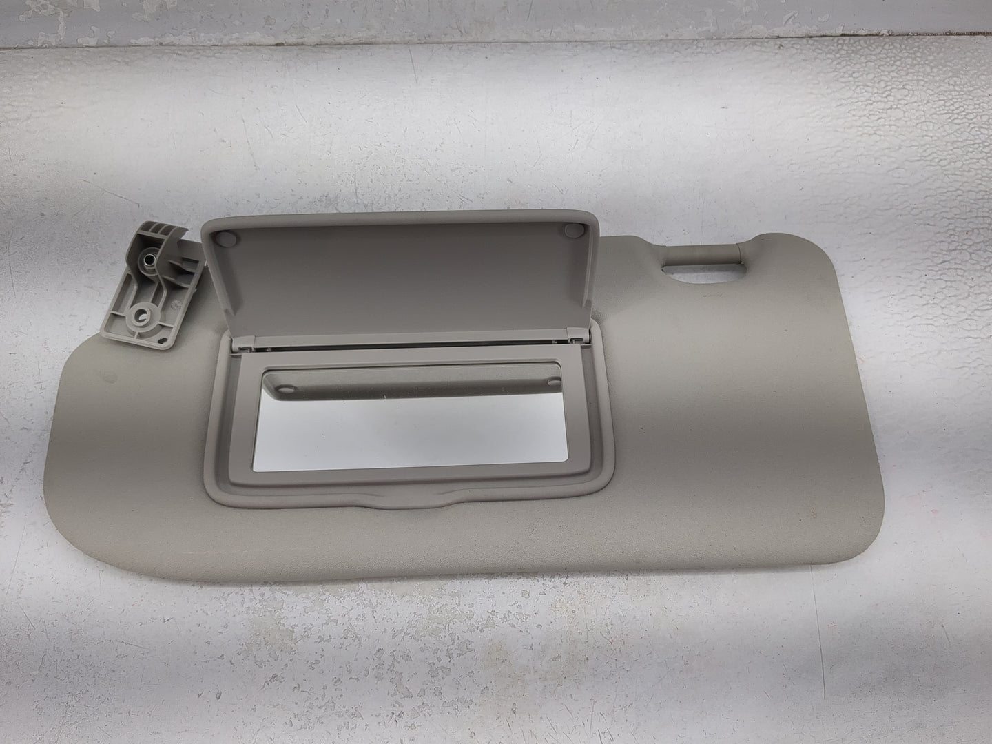 2019-2022 Nissan Rogue Sport Sun Visor Shade Replacement Driver Left Mirror Fits Fits 2019 2020 2021 2022 OEM Used Auto Part