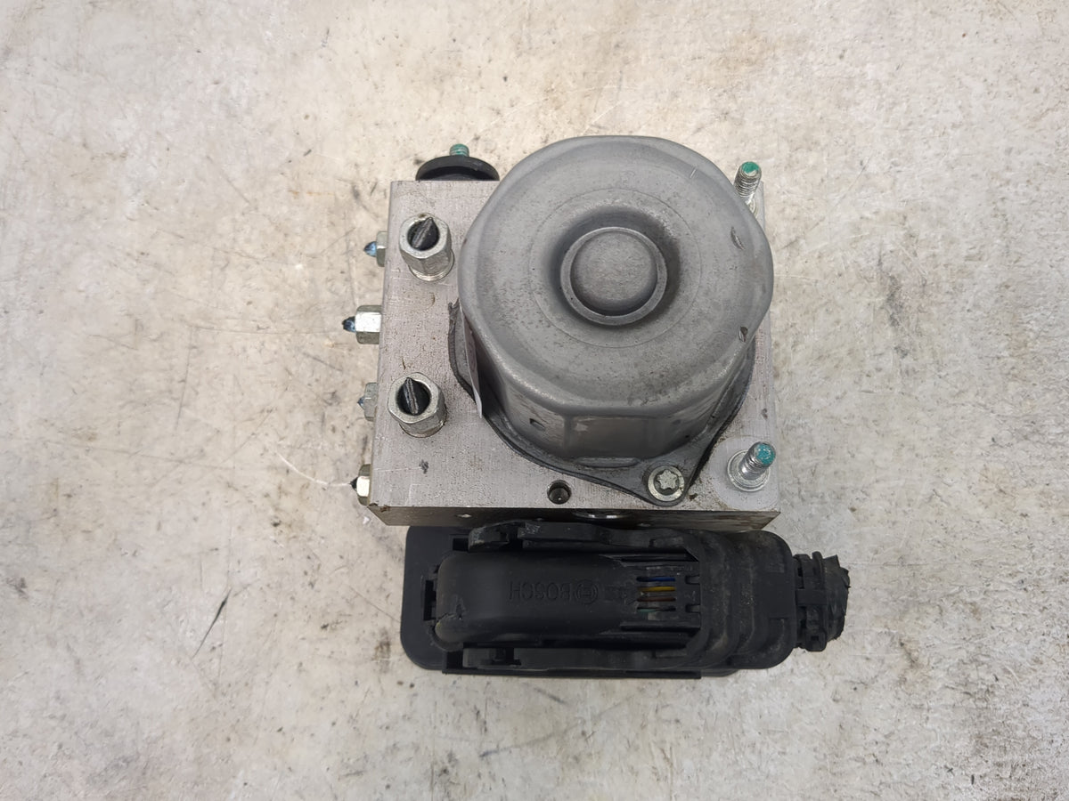 2019 Nissan Rogue Sport Anti-Lock Brake ABS Pump Module Actuator OEM P/N:47660 9HR0A 0 265 956 964 Fits Fits 2016 2017 OEM U