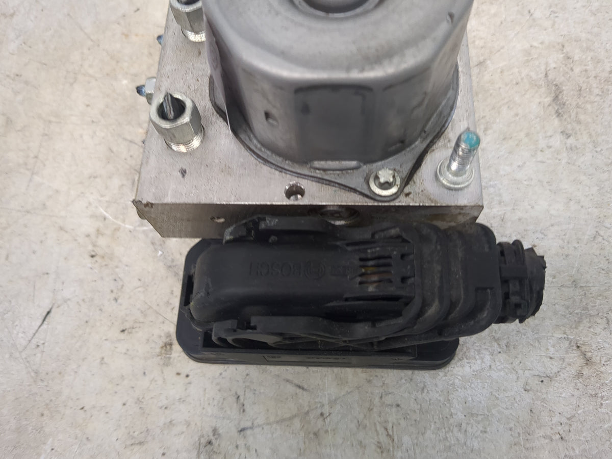 2019 Nissan Rogue Sport Anti-Lock Brake ABS Pump Module Actuator OEM P/N:47660 9HR0A 0 265 956 964 Fits Fits 2016 2017 OEM U