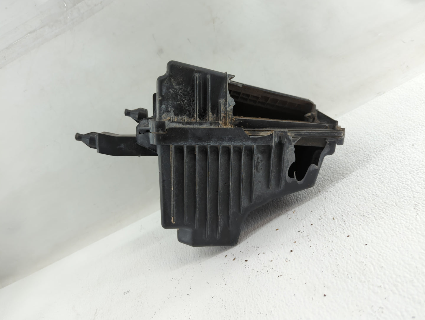 2019 Nissan Rogue Sport Air Cleaner Intake-duct Hose Tube - Oemusedautoparts1.com