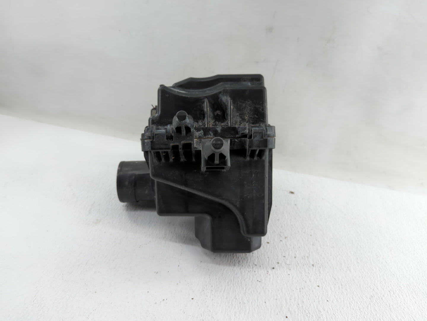 2019 Nissan Rogue Sport Air Cleaner Intake-duct Hose Tube - Oemusedautoparts1.com