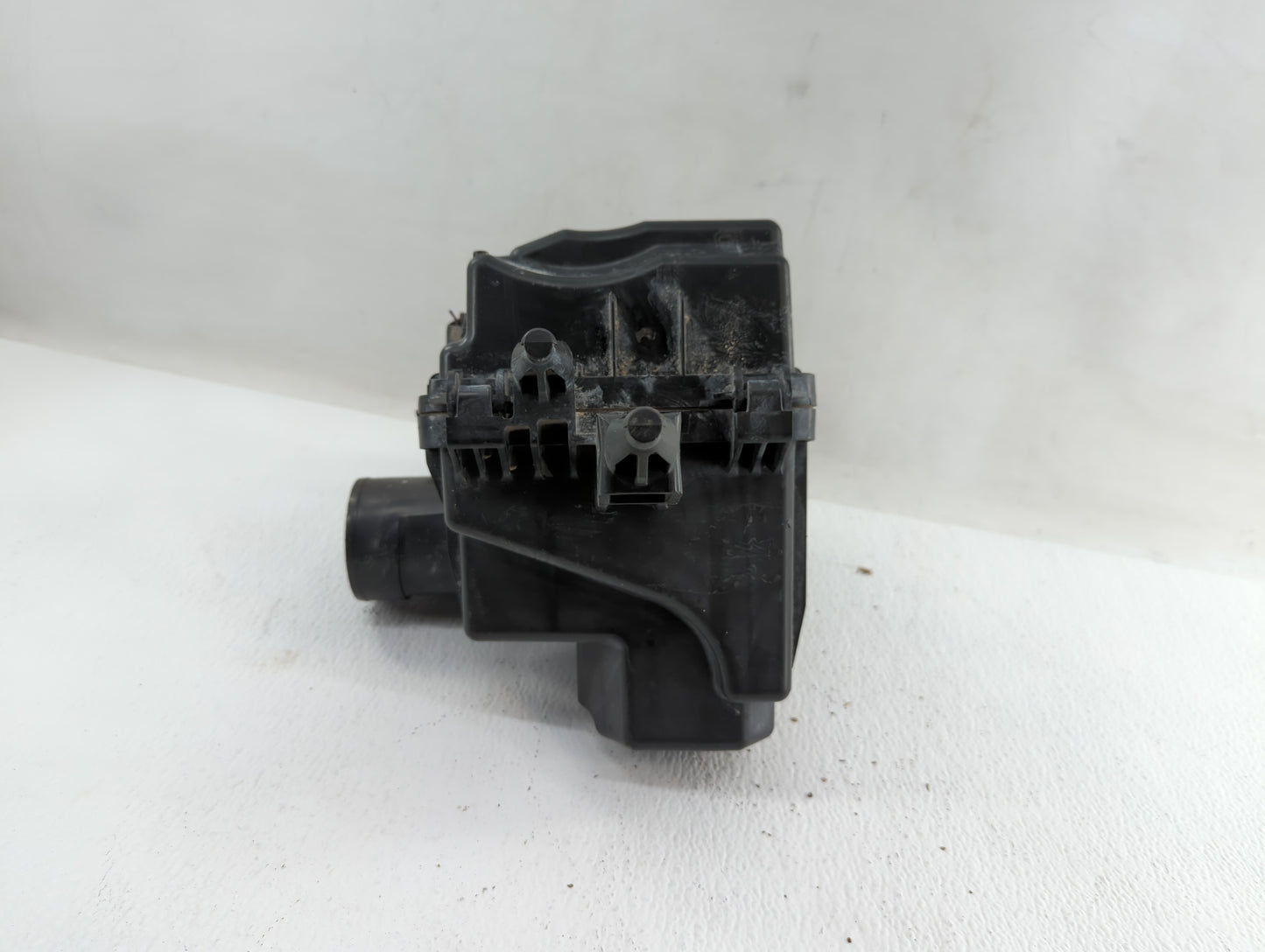 2019 Nissan Rogue Sport Air Cleaner Intake-duct Hose Tube - Oemusedautoparts1.com