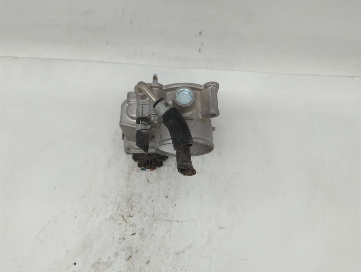 2018-2019 Nissan Rogue Sport Throttle Body P/N:4BA60-01 4BA60-01 F Fits Fits 2018 2019 OEM Used Auto Parts - Oemusedautopart