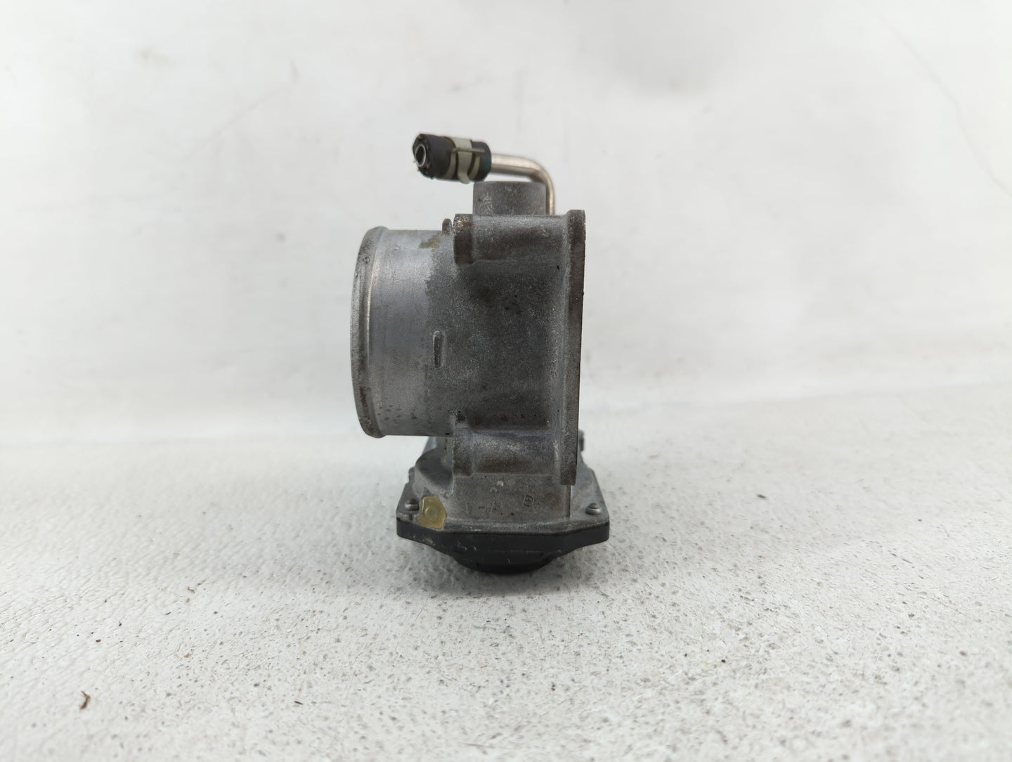2018-2019 Nissan Rogue Sport Throttle Body P/N:4BA60-01 4BA60-01 F Fits Fits 2018 2019 OEM Used Auto Parts - Oemusedautopart