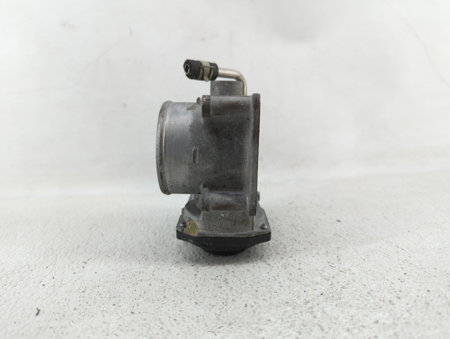 2018-2019 Nissan Rogue Sport Throttle Body P/N:4BA60-01 4BA60-01 F Fits Fits 2018 2019 OEM Used Auto Parts - Oemusedautopart