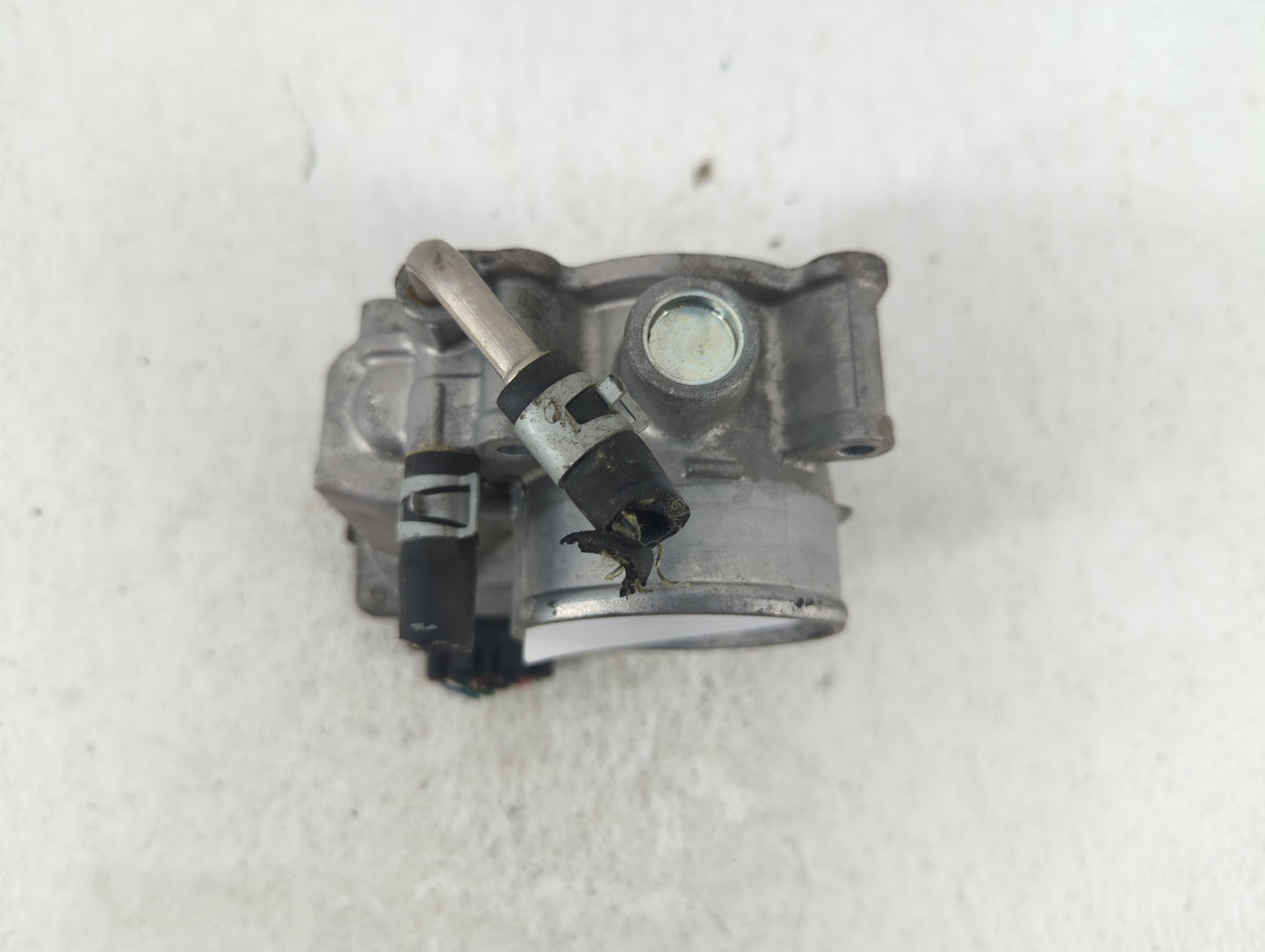2018-2019 Nissan Rogue Sport Throttle Body P/N:4BA60-01 4BA60-01 F Fits Fits 2018 2019 OEM Used Auto Parts - Oemusedautopart