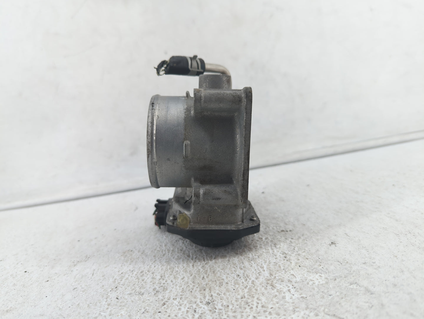 2018-2019 Nissan Rogue Sport Throttle Body P/N:4BA60-01 4BA60-01 F Fits Fits 2018 2019 OEM Used Auto Parts - Oemusedautopart
