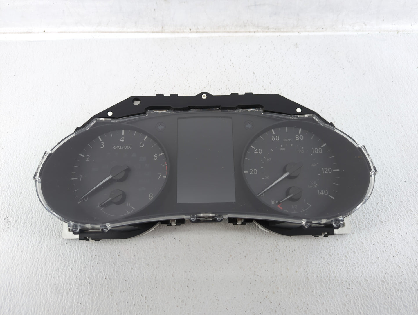 2019 Nissan Rogue Sport Instrument Cluster Speedometer Gauges P/N:6MM0A/B6CG 6MM0A/STB5 Fits OEM Used Auto Parts - Oemusedau