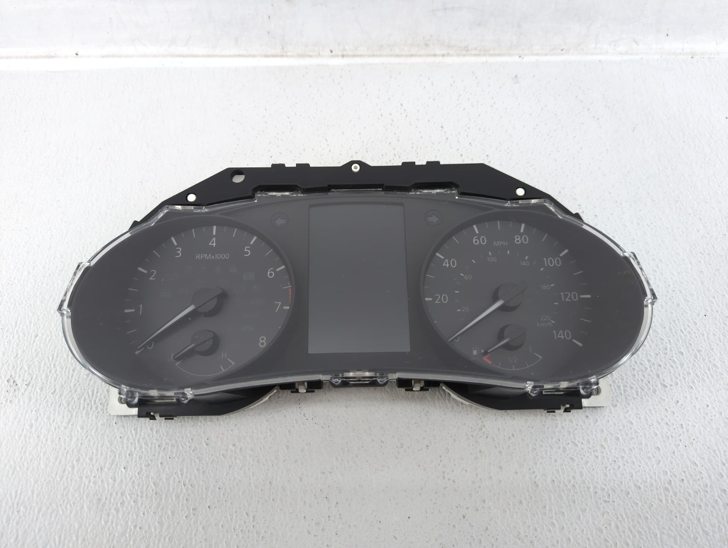 2019 Nissan Rogue Sport Instrument Cluster Speedometer Gauges P/N:6MM0A/B6CG 6MM0A/STB5 Fits OEM Used Auto Parts - Oemusedau