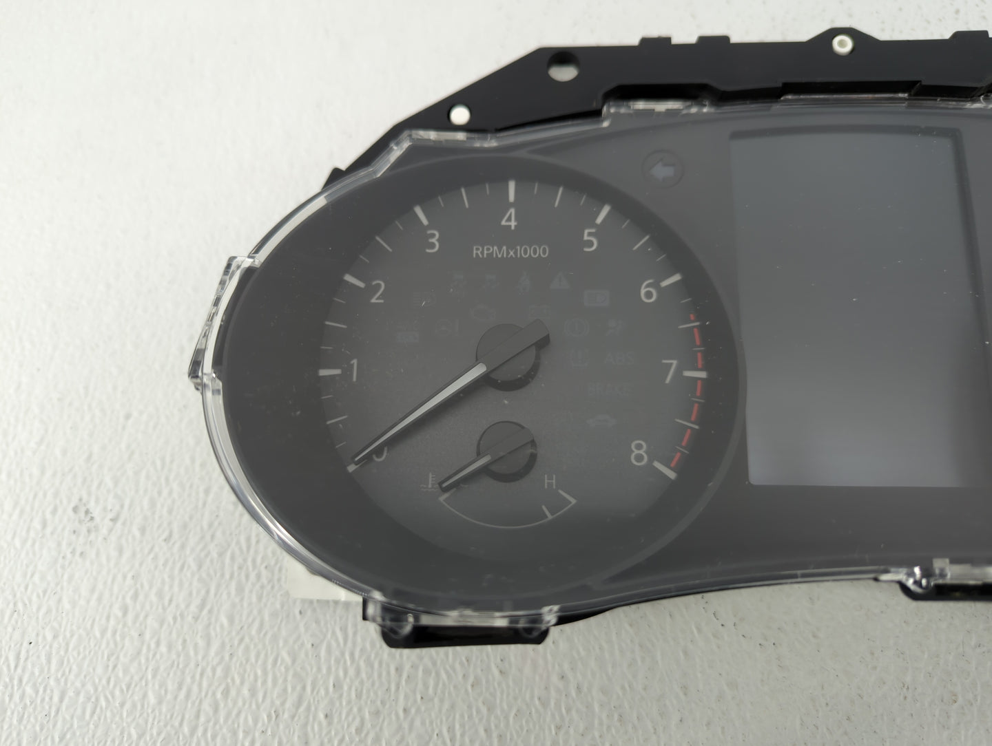 2019 Nissan Rogue Sport Instrument Cluster Speedometer Gauges P/N:6MM0A/B6CG 6MM0A/STB5 Fits OEM Used Auto Parts - Oemusedau