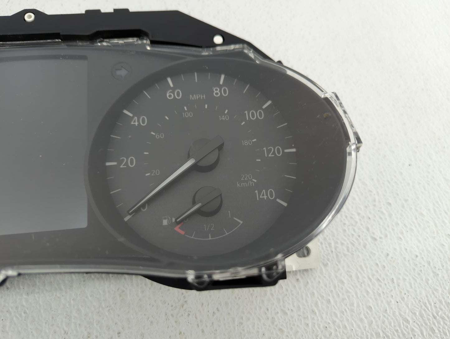 2019 Nissan Rogue Sport Instrument Cluster Speedometer Gauges P/N:6MM0A/B6CG 6MM0A/STB5 Fits OEM Used Auto Parts - Oemusedau