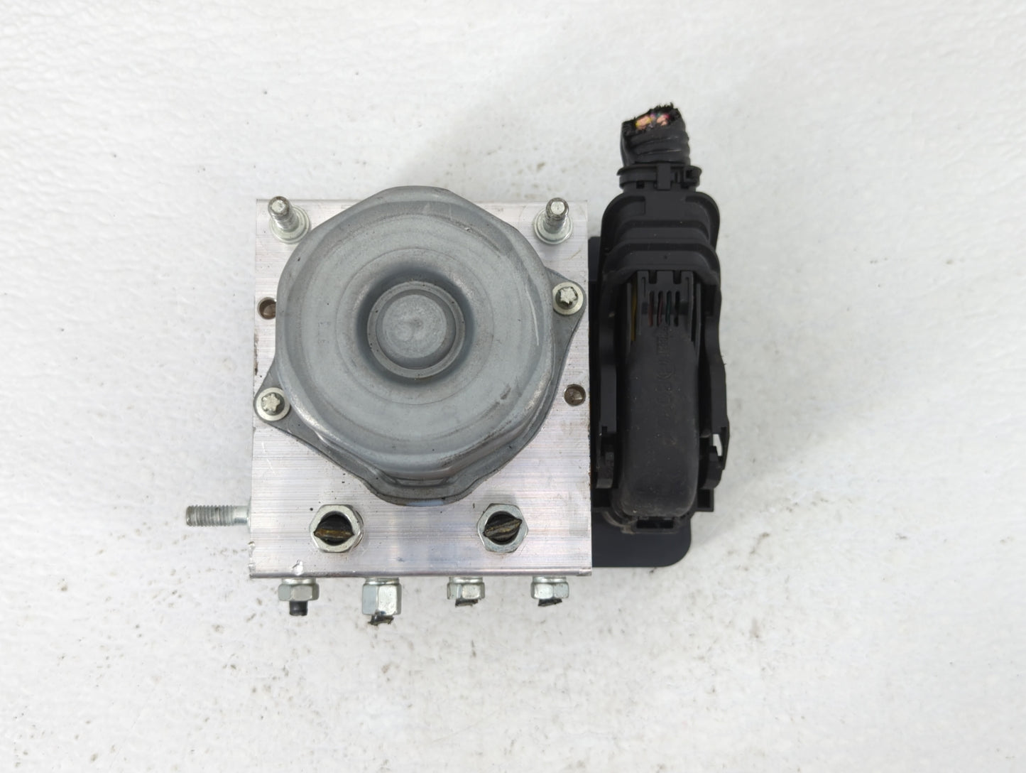 2019-2021 Nissan Rogue Sport ABS Pump Control Module Replacement P/N:47660 6MM0A Fits Fits 2019 2020 2021 OEM Used Auto Part
