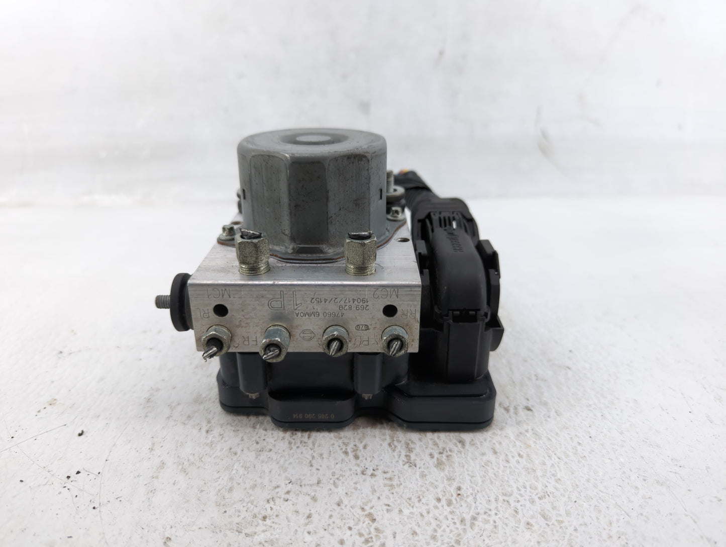 2019-2021 Nissan Rogue Sport ABS Pump Control Module Replacement P/N:47660 6MM0A Fits Fits 2019 2020 2021 OEM Used Auto Part