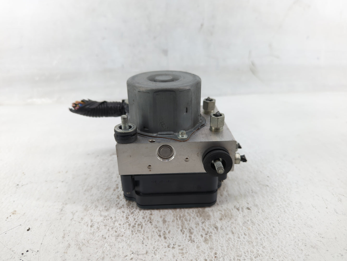 2019-2021 Nissan Rogue Sport ABS Pump Control Module Replacement P/N:47660 6MM0A Fits Fits 2019 2020 2021 OEM Used Auto Part