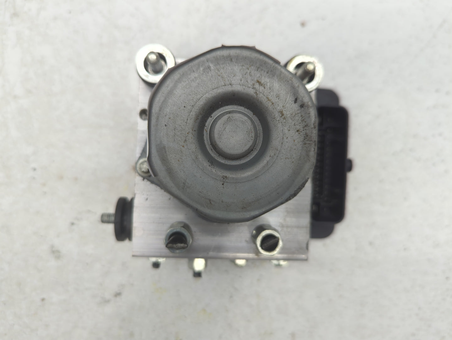 2019-2021 Nissan Rogue Sport ABS Pump Control Module Replacement P/N:47660 6MM0A Fits Fits 2019 2020 2021 OEM Used Auto Part