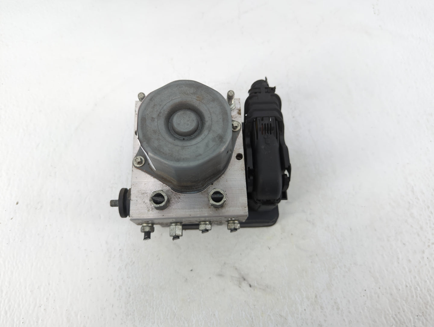 2019-2021 Nissan Rogue Sport ABS Pump Control Module Replacement P/N:47600 6MM5A Fits Fits 2019 2020 2021 OEM Used Auto Part