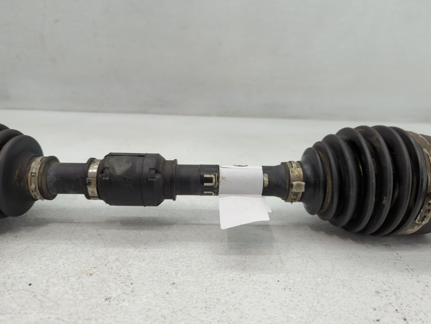 2017-2019 Nissan Rogue Sport Axle Shaft Front Driver Cv C/v - Oemusedautoparts1.com