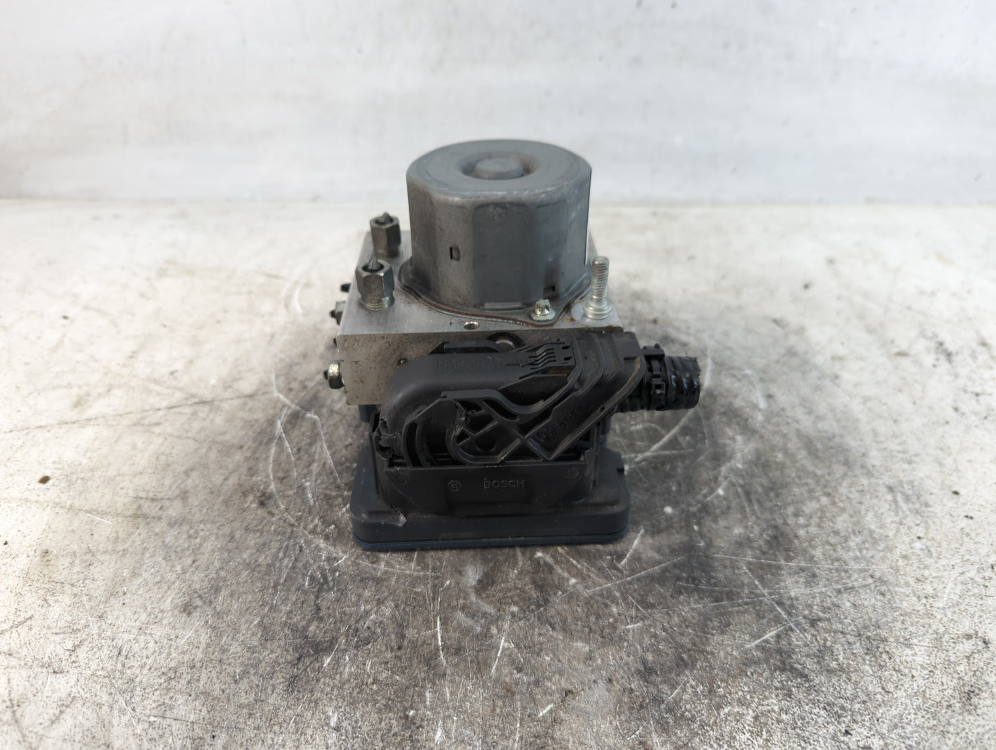2019-2021 Nissan Rogue Sport ABS Pump Control Module Replacement P/N:47600 6MM2A Fits Fits 2019 2020 2021 OEM Used Auto Part