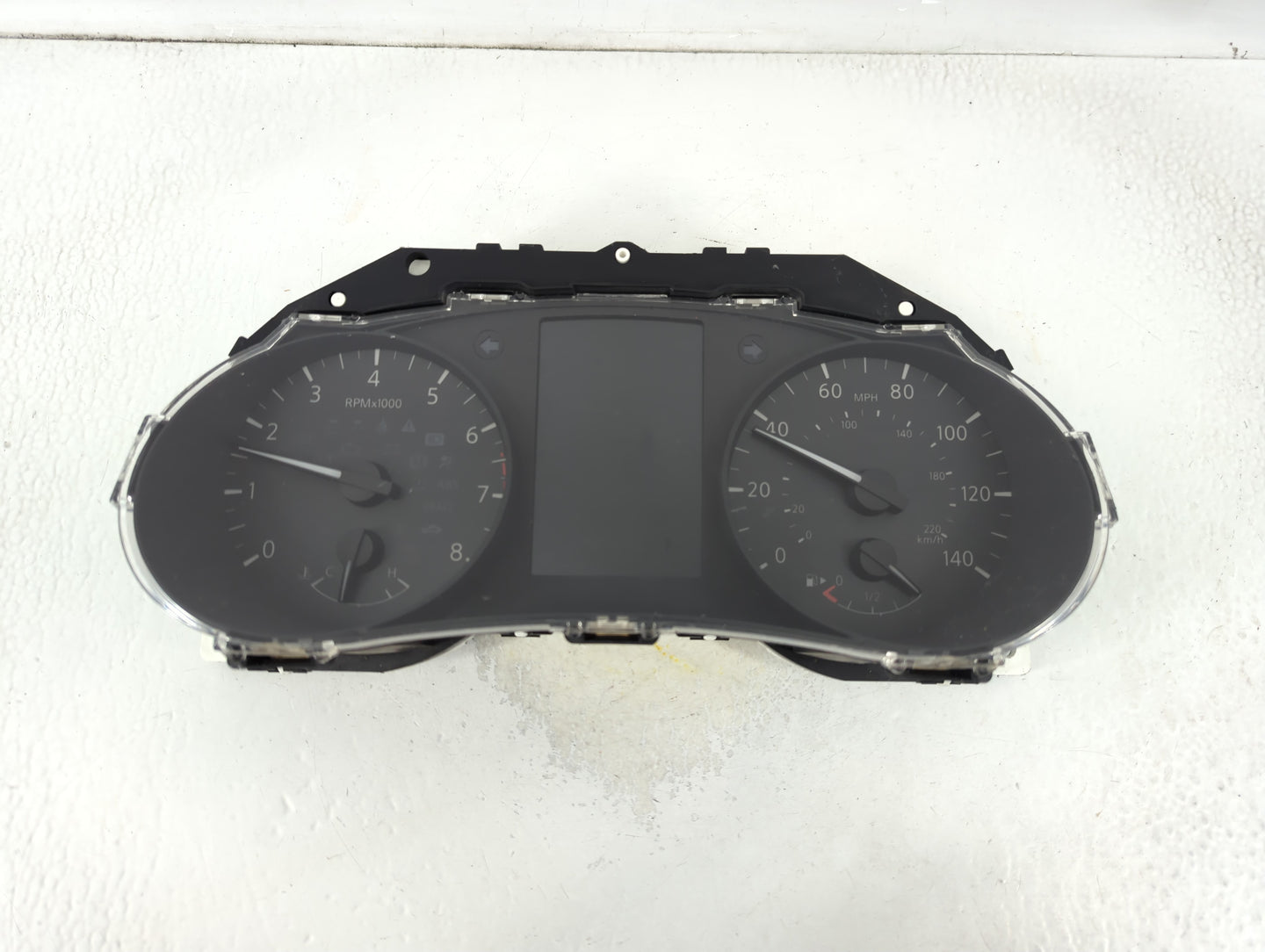 2019 Nissan Rogue Sport Instrument Cluster Speedometer Gauges P/N:6MM0A/LV2K 1905280356 Fits OEM Used Auto Parts - Oemusedau