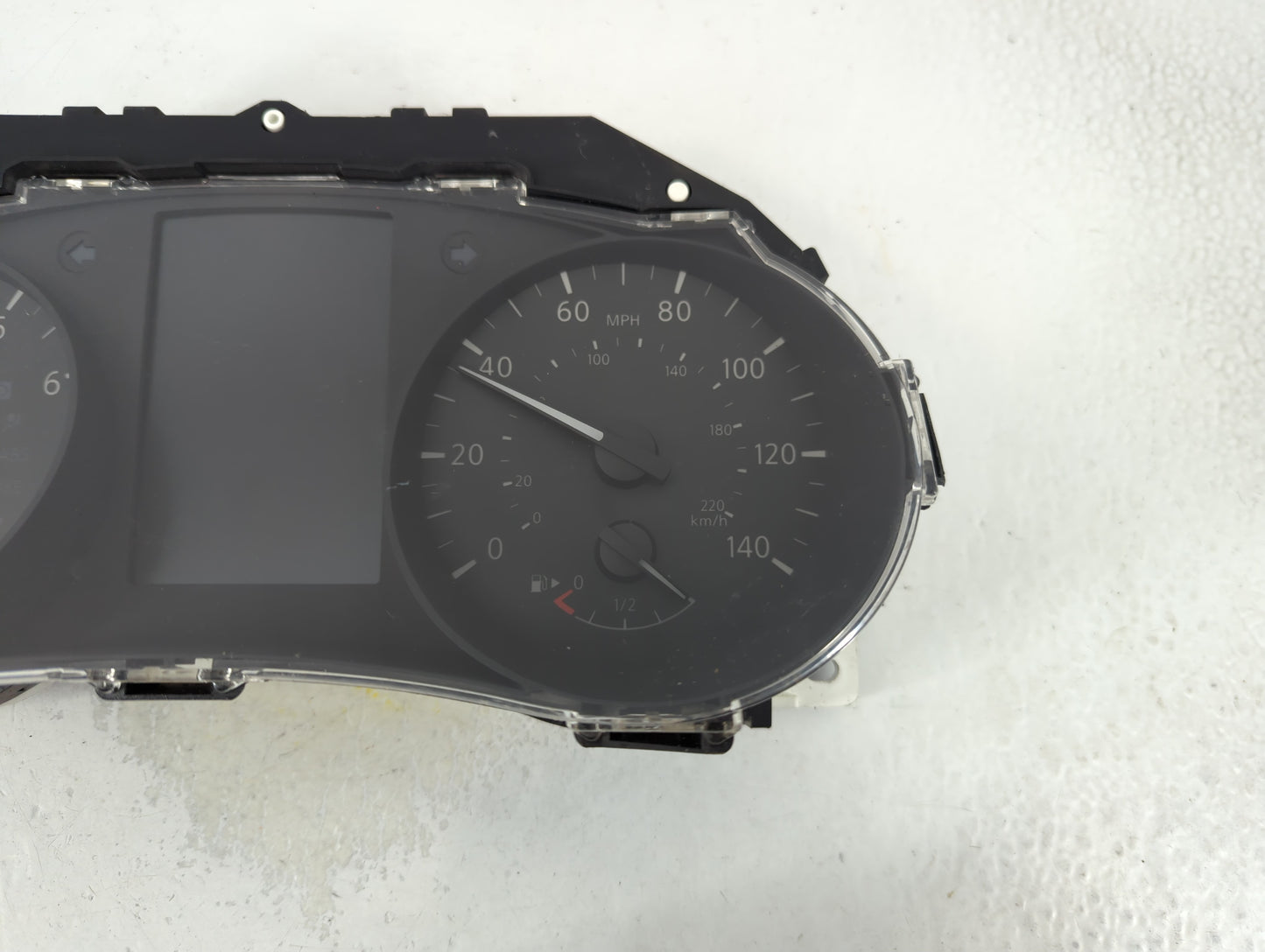 2019 Nissan Rogue Sport Instrument Cluster Speedometer Gauges P/N:6MM0A/LV2K 1905280356 Fits OEM Used Auto Parts - Oemusedau