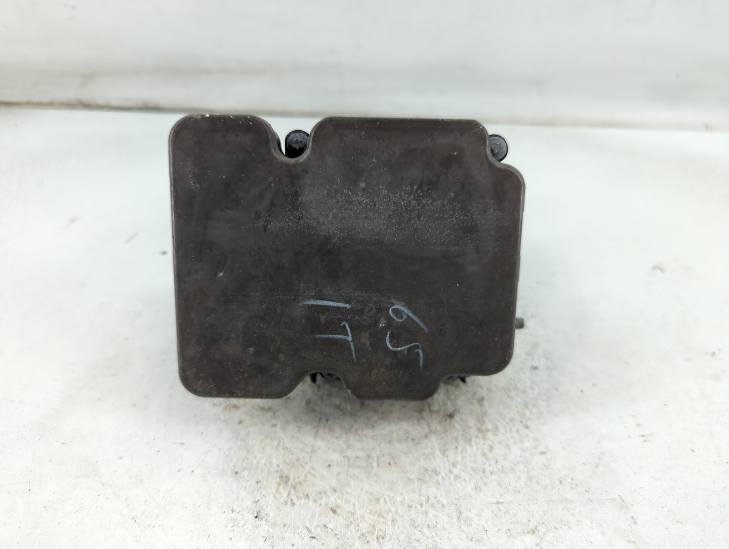 2019-2021 Nissan Rogue Sport ABS Pump Control Module Replacement P/N:47660 6MM0A Fits Fits 2019 2020 2021 OEM Used Auto Part