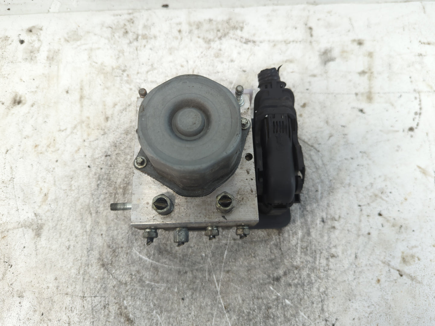2019-2021 Nissan Rogue Sport ABS Pump Control Module Replacement P/N:47660 6MM2A Fits Fits 2019 2020 2021 OEM Used Auto Part