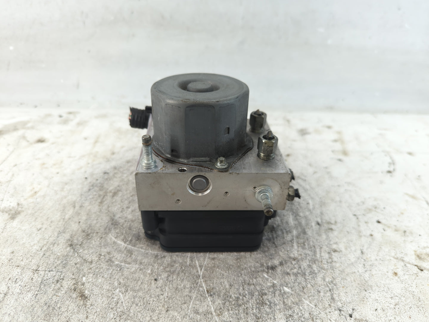 2019-2021 Nissan Rogue Sport ABS Pump Control Module Replacement P/N:47660 6MM2A Fits Fits 2019 2020 2021 OEM Used Auto Part