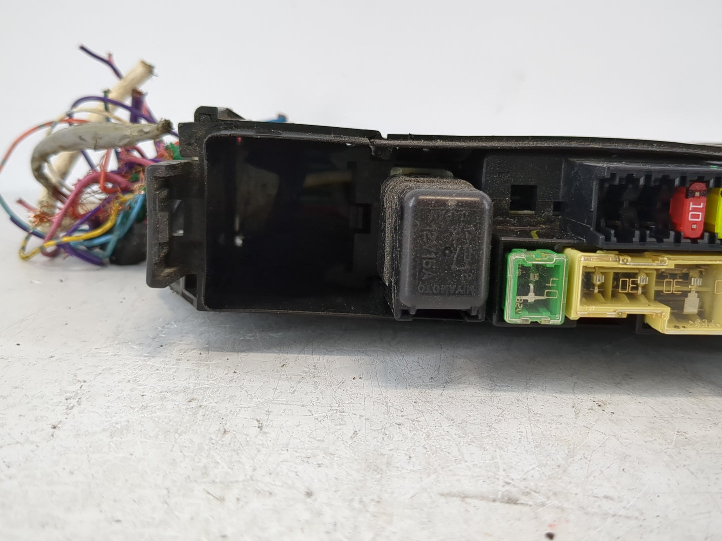 2013-2019 Nissan Sentra Fusebox Fuse Box Panel Relay Module P/N:5UD0A Fits Fits 2013 2014 2015 2016 2017 2018 2019 OEM Used 